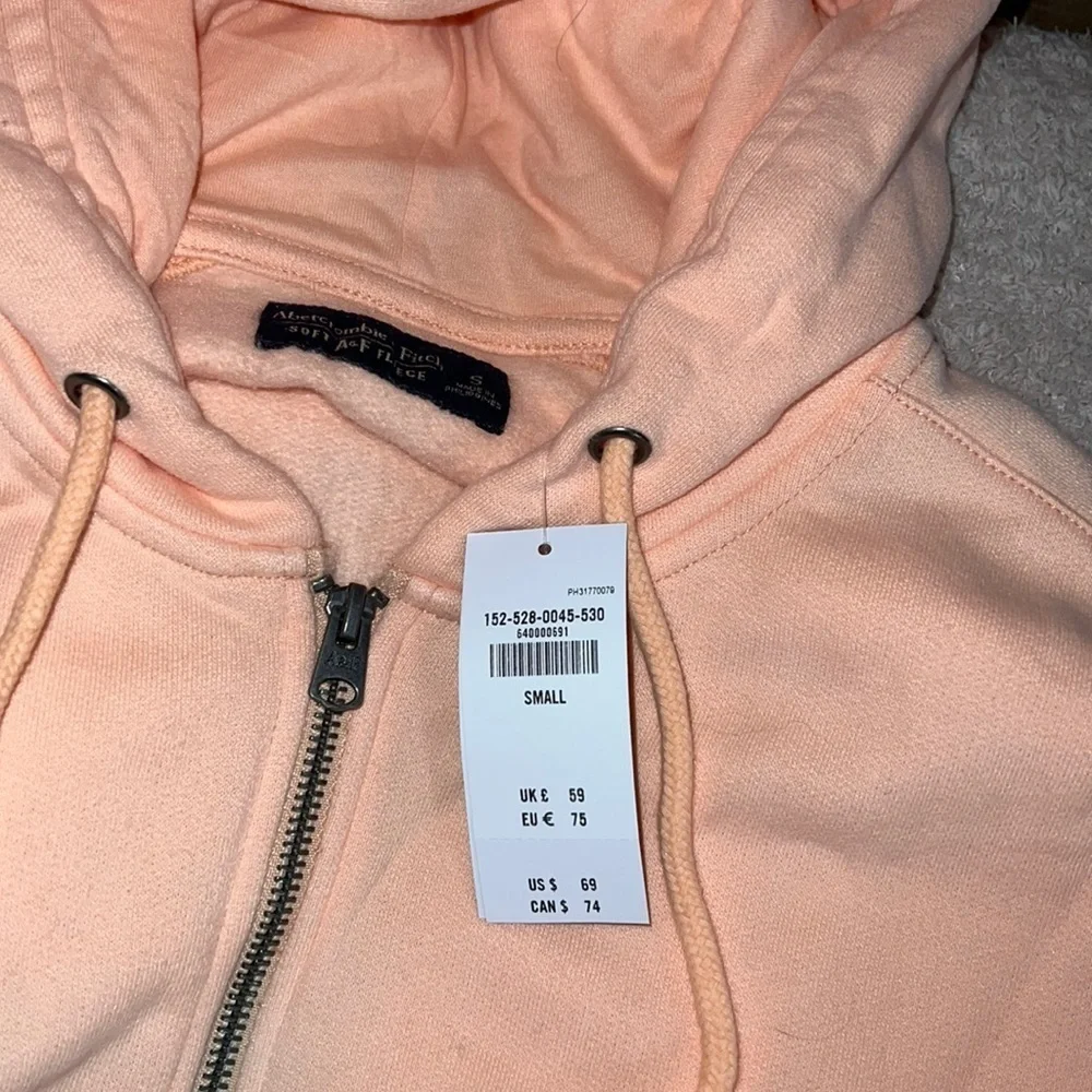 Abercrombie & Fitch size small
